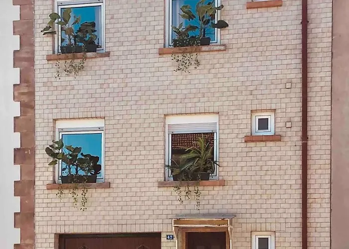 La Mariefacture - Comme A La Gare * Valmont (Moselle)